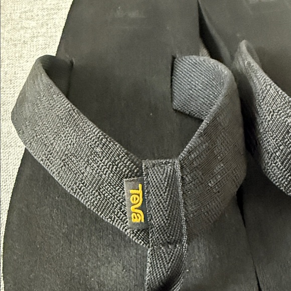 Teva Black flip-flop sandals with Yellow Logo - Picture 5 of 6